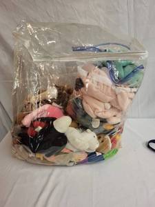 lot 243 image: Collection of TY Beanie Babies in Zippered Bag