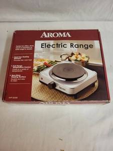 lot 245 image: Aroma Single Burner Electric Range in Box