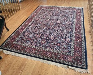 lot 79 image: Large Genuine Turkish Area Rug with Intricate Floral Design with Certificate of Origin 910 x 68