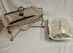 lot 260 image: Vintage Silver Plated Chafing Dish with Glass Insert