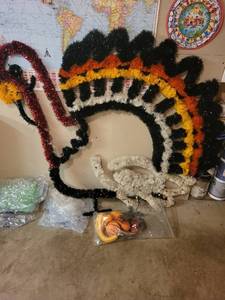 lot 267 image: Large Turkey Shaped Thanksgiving Lighted Lawn Decoration