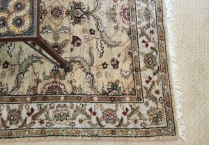 lot 19 image: Elegant Floral Design Hand-Woven Beige Area Rug Measuring 8 x 5