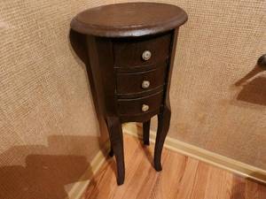 lot 34 image: Antique Style Three-Drawer Wooden Side Table