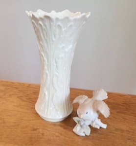 lot 44 image: Lenox Porcelain Vase and Handcrafted Bird Figurine Set