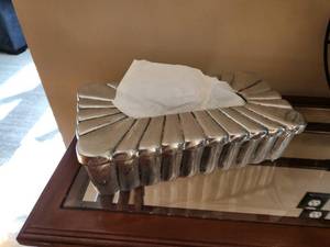 lot 57 image: Silver Decorative Tissue Box Cover with Removable Lid