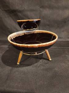 lot 151 image: Set of 2 Mid-Century Modern Ceramic Serving Bowls with Tripod Stand