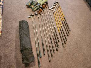 lot 154 image: Vintage Set of 15 Golf Clubs with Covers and Bag