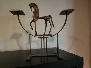 lot 285 image: Vintage Iron Horse Candle Holder