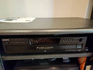 lot 292 image: Sony 5-Disc CD Changer with Remote