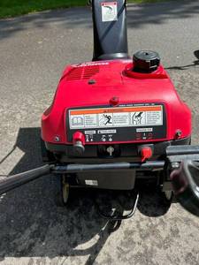 lot 340 image: Working Honda HS520 4-Stroke Easy Start Snow Blower