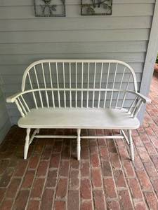 lot 342 image: White Painted Wooden Windsor Bench