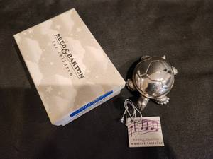 lot 186 image: Reed & Barton Childrens Silverplated Tortoise Music Box