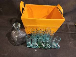 lot 191 image: 15-Piece Glass Decanter and Shot Glass Set with Orange Tote