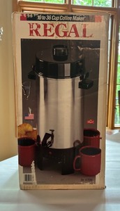 lot 343 image: Regal 10-30 Cup Electric Percolator Coffeemaker