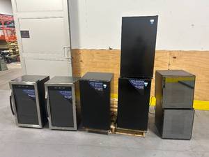 lot 14 image: AVANTI Lot of 7- Small to Medium Sized Refrigerators