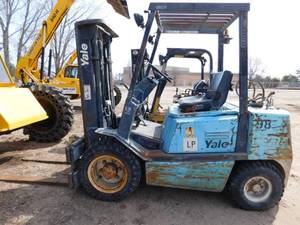 lot 11 image: 1991 Yale GL060 LP Forklift - For Parts or Repair