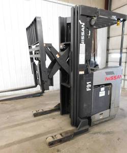 lot 17 image: 2012 Nissan 36 Volt Standup Reach Forklift with Battery