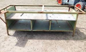 lot 36 image: Metal Shop Table with Shelves