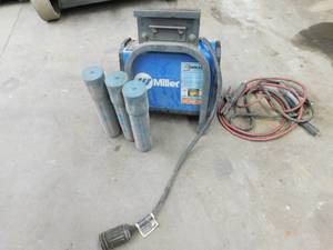 lot 24 image: Miller CST-280 Stick Welding Machine - Untested