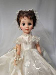lot 20 image: EEGEE brand Bridal Doll from the 60s.  Collectible