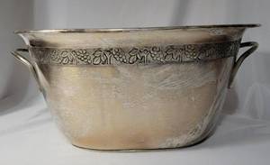 lot 25 image: Vintage Planter or Ice Bowl. Size  17 Long, 13 wide and 8 Deep