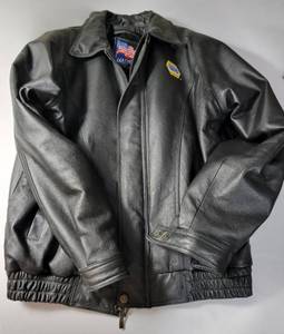 lot 33 image: NAPA Soft Leather Jacket with removable insert.  XL