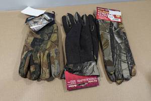 lot 116 image: 3 Pairs of Allen Stretch Gloves
