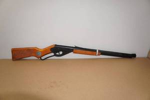 lot 16 image: Daisy Red Ryder 70th Anniversary BB Gun