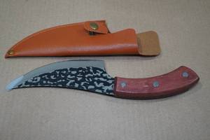 lot 24 image: Carbon Steel Viking Co Hammered Knife