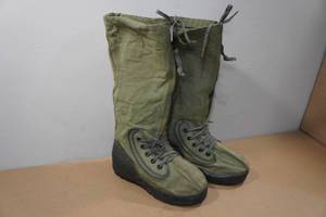 lot 44 image: Mukluk Mens Heavy Duty Boots - Size Medium