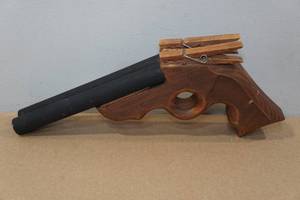 lot 48 image: Mississippi Double Action Rubber Band Gun