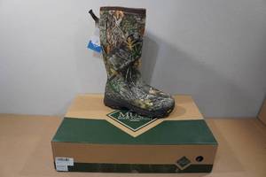 lot 88 image: Muck Boots Mens Arctic Ice XF Grip Boots - Size 7