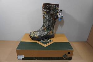 lot 89 image: Muck Boots Mens Arctic Ice XF Grip Boots - Size 8