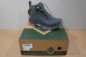 lot 91 image: Muck Boots Womens Apex Lace-Up Boots - Size 7