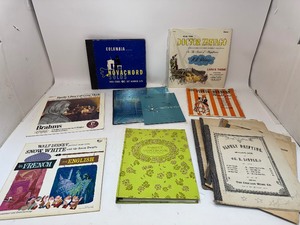 lot 38 image: Vintage Music