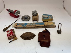 lot 43 image: Vintage Garage items