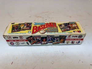 lot 44 image: Baseball cards