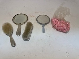 lot 56 image: Vintage Grooming Items