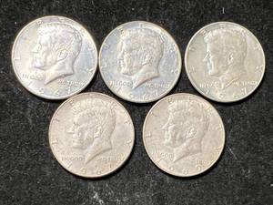 lot 27 image: GROUP OF 5 US 40% SILVER KENNEDY HALF DOLLARS