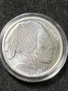 lot 67 image: 1 TROY OZ .999 FINE SILVER BUFFALO INDIAN ROUND IN AIRTITE
