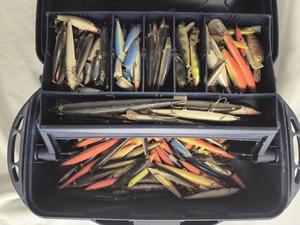 lot 14 image: Plamdean Tackle box loaded with damaged RAPALAS mostly damaged lips, customize for use, repair or for parts
