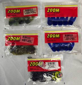 lot 47 image: 5 Bags Zoom Baits