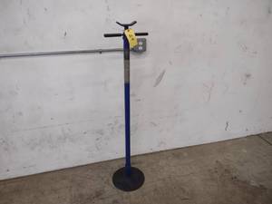 lot 29 image: Under Hoist Stabilizer Stand...