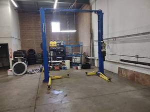 Forward Lift 2-Post Automotive Hois...