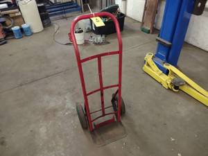 lot 45 image: 2-Wheel Hand Truck...