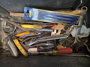 Lot of Used hand tools plus tool box (see pictures)