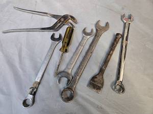 lot 6 image: Lot of Used hand tools plus tools (see pictures)