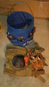 lot 512 image: BUCKETEER, Tool Belt, Knee Pads and Tools.