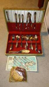 lot 535 image: Vintage Originals WM Rogers A-1 Plus Silverware.