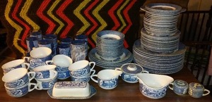 lot 541 image: Vintage Currier and Ives Dinner Set.